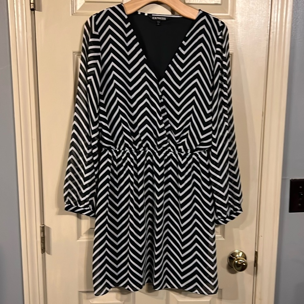 Express long sleeve dress size M